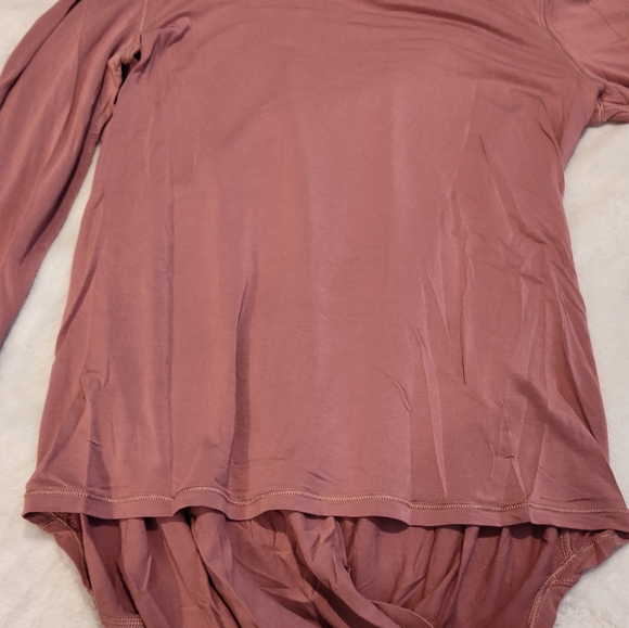 Like-New Lululemon Athletic Long Sleeve Top (NO SIZE TAG, SEE MEASUREMENTS) - Picture 7 of 11